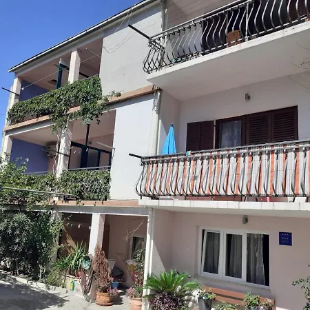 Pensión Damir Makarska